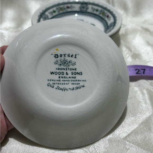 Vintage Set of 4 Wood and Sons “Dorset” Collection Small Bowls - Picture 3 of 3